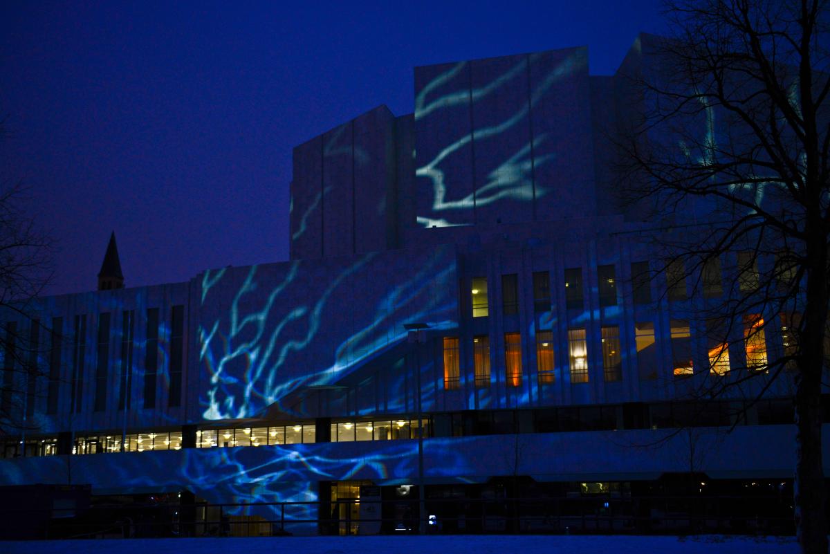 Lux Arkkitehtuuri -sarjassa nostetaan esiin Helsingin arkkitehtonisia helmiä. Nyt Ramboll Valostudio valaisi Finlandia-talon.